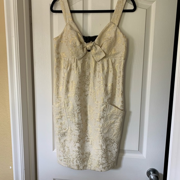 BCBG Paris Cream & Gold Dress with POCKETS - Picture 5 of 9